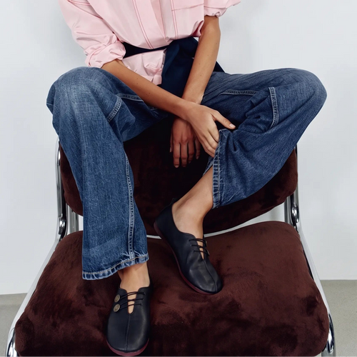 The Barbican Elastic-Strap Flat